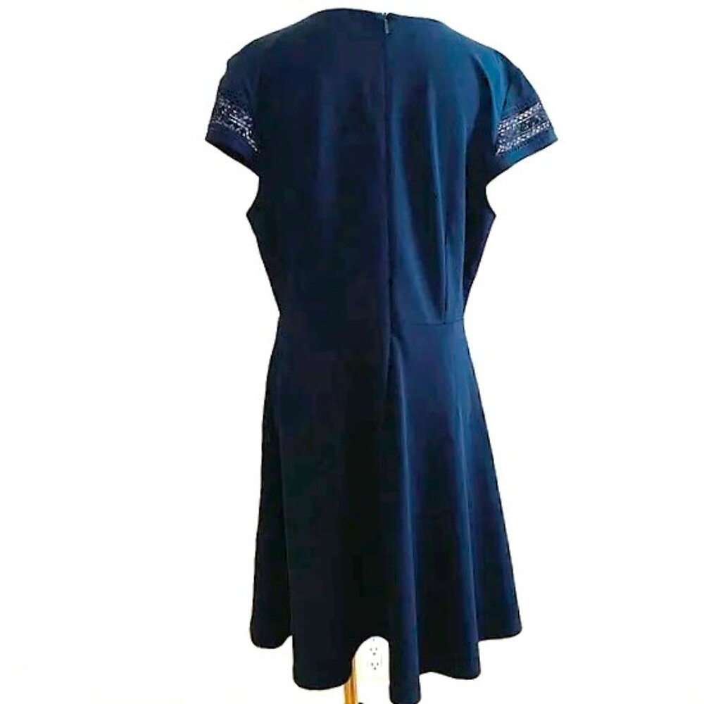 H&M black fit and flare with embroidered details - Picture 2 of 8